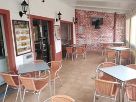 Cafe Snack Grill Dias inside