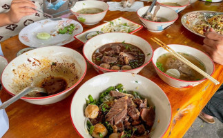 ก๋วยเตี๋ยวเรือปากต่อปาก food