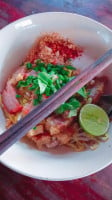 ก๋วยเตี๋ยวร้านโกวฮวย food