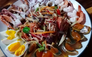 อิสานแปดริ้ว Comida