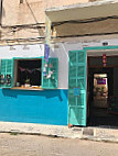 3 Marias Cafe Tienda outside