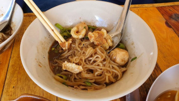 ก๋วยเตี๋ยวเรือถูกปาก สาขาอินทร์บุรี food