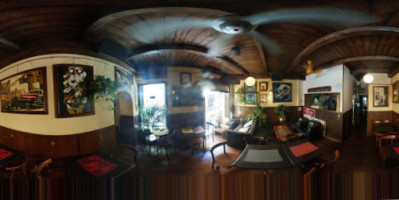 Roma Caffe Della Scala inside