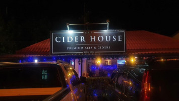 The Cider House And Bottle Shop outside