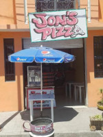 Jon's Pizza outside