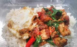 ป้ารุ่ง บ้านตามสั่งและผัดไทยเจ้าเก่า Comida