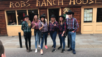 Robs Ranch House outside