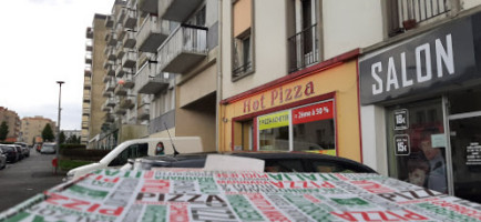 La Boite A Pizza outside