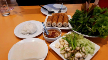 Daeng Namnuang Vietnamese food