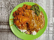 Nasi Kandar Hussin Beratur (wakaf Che Yeh) food