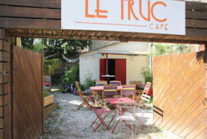 Le Truc Cafe inside