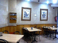 Cafeteria Lovaina inside
