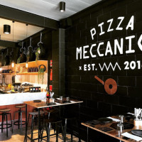 Pizza Meccanica food