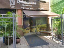 Quintanilha outside