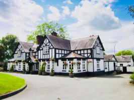 The Egerton Arms outside