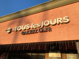 Tous Les Jours food