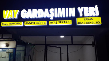 Vay Gardaşımın Yeri inside