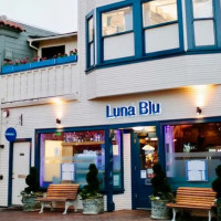 Luna Blu Tiburon inside