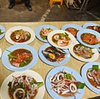 ยำสะเดิด อุดร Comida