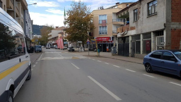 Işık Döner Çalı outside