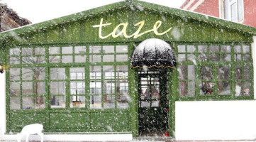 Taze Cafe outside