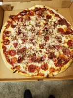 Dora's Pizza food