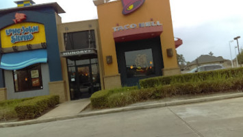 Long John Silver's Taco Bell inside