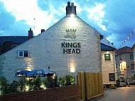 King's Head outside