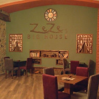 Zeze's Big House inside