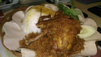 Bebek Kaisar Spesialis Bebek Lunak Khas Surabaya food