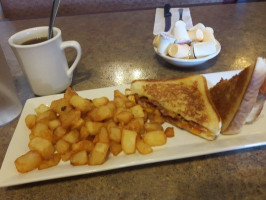 Maria's Fifties Diner food