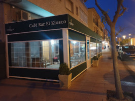 Café El Kiosco outside