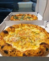 Viella Pizzeria food