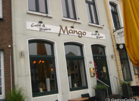 Cafe-Bistro Mango outside