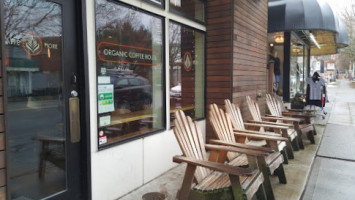Caffe Fiore West Seattle outside