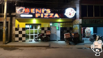 O Beny Pizzas inside