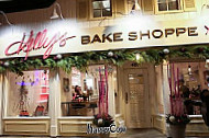 Kelly's Bake Shoppe outside