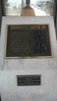Johnnie's Drive In outside