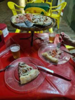 Neco's Pizzaria food