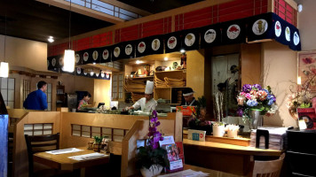 Gonoe Sushi inside