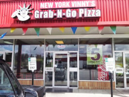 New York Vinny's Pizza outside