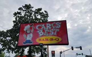 Carl's Best -b-q outside