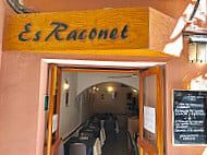 El Raconet inside