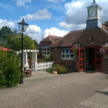 White Horse Broughton Astley Dentro