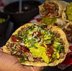 Tacos Los Reyes food