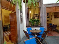 Cafe La Pizca inside