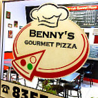 Benny's Gourmet Pizza outside