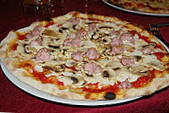 Pizzeria Caravaggio food