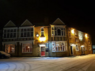 The Wollaston Inn outside