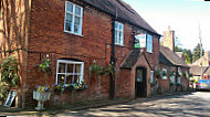 Dog Inn And Davenport Arms outside